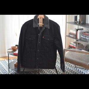 NWT Levi’s - Sherpa Trucker Jacket - Black - Men’s Small
